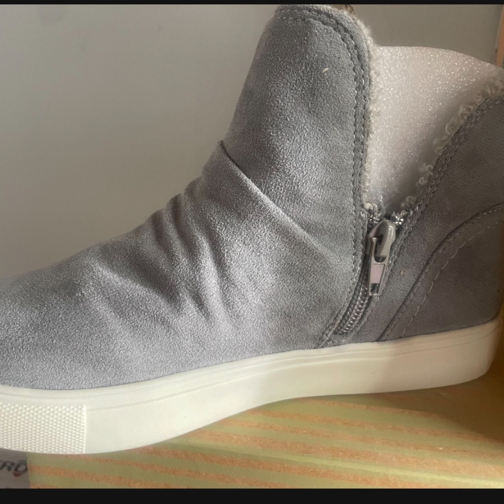 Very G- Gray Ankle Top